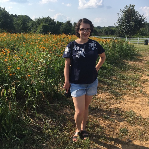 Meet your Posher, Elizabeth - Picture 1 of 1